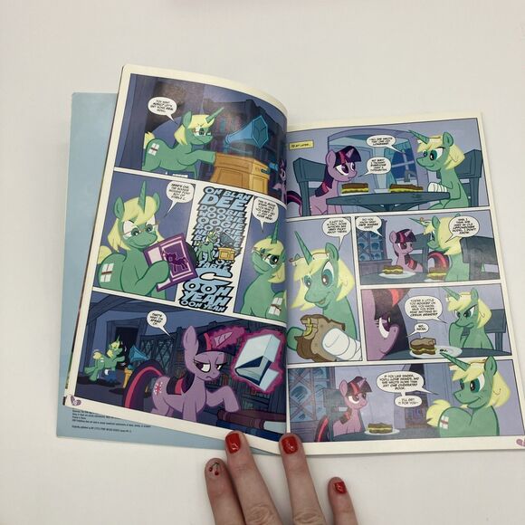 My Little Pony Books Lot Of 4 HCs & Paperbacks Pop Up and Comics Friendship - Picture 5 of 11